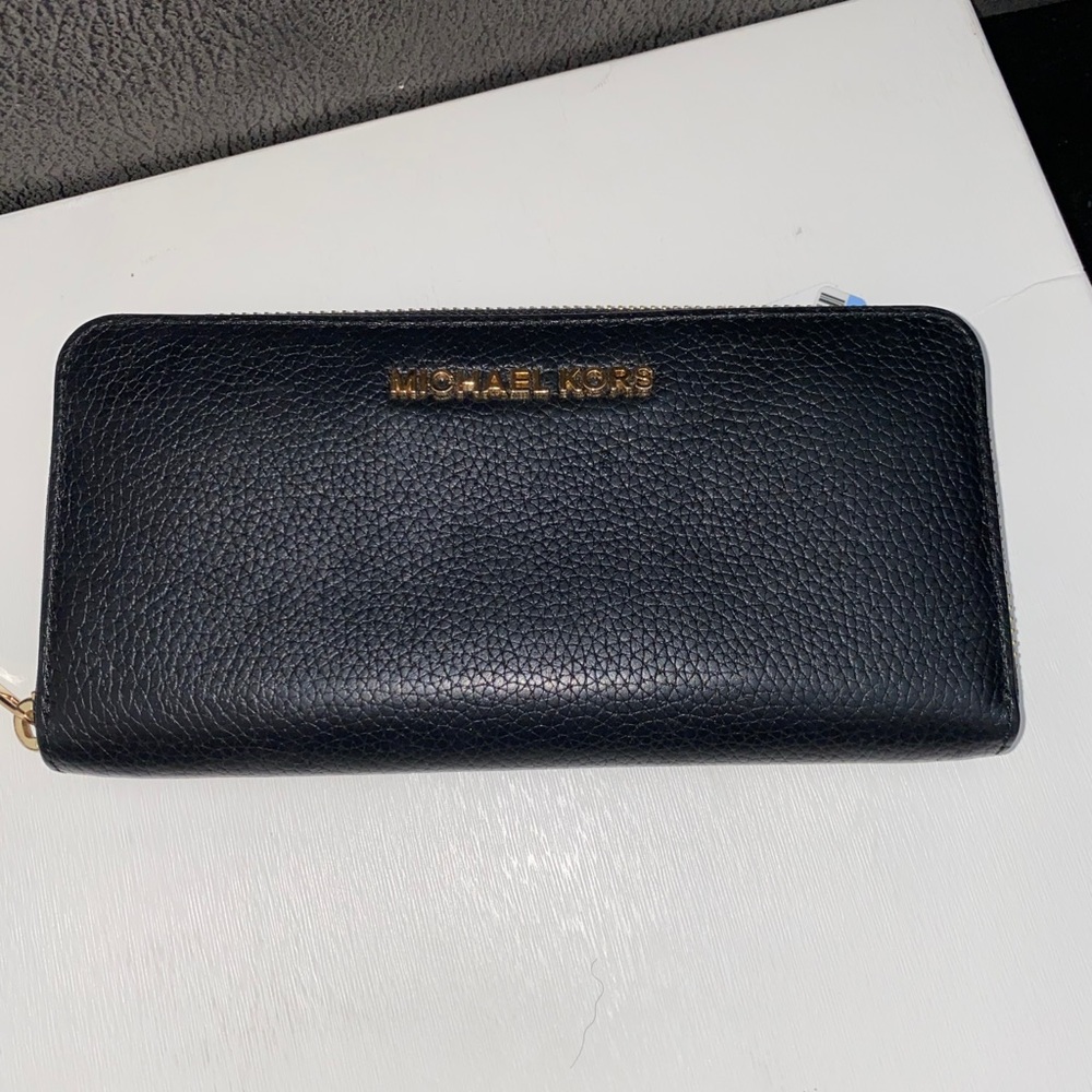 Micharl Kors Wallet